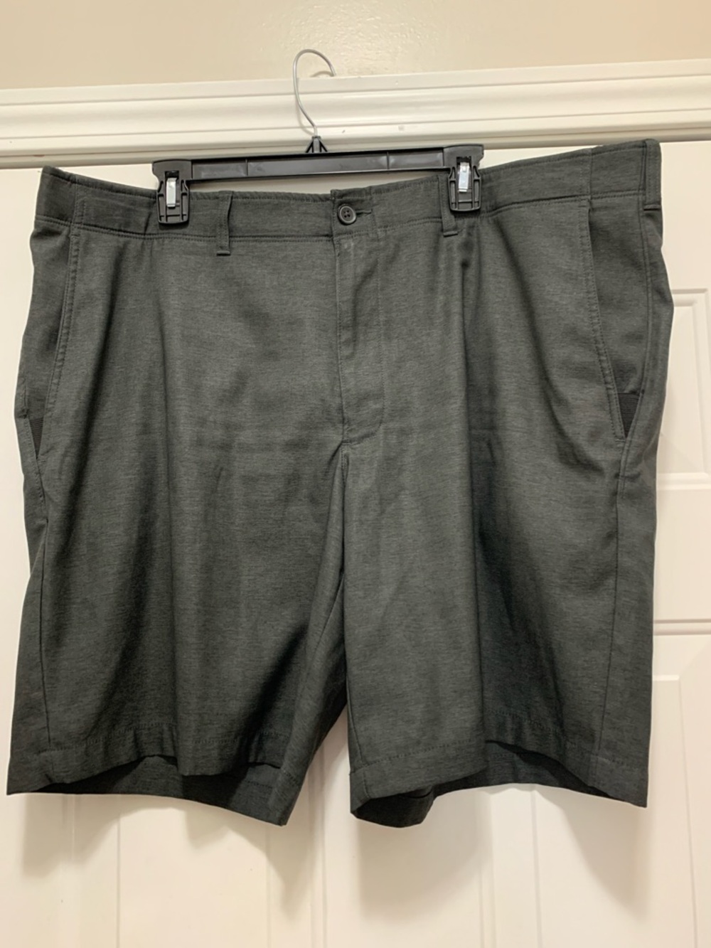 3/$15 Haggar in Motion Men's Flat-Front Charcoal Gray Shorts Size 44